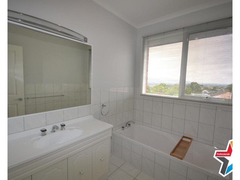 73 Partridge Way, Mooroolbark VIC 3138