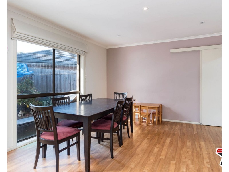 4 Bond Court, Croydon VIC 3136