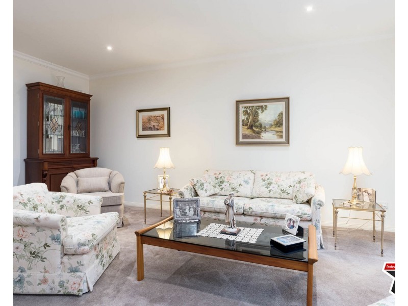 2b Lansell Road, Mooroolbark VIC 3138