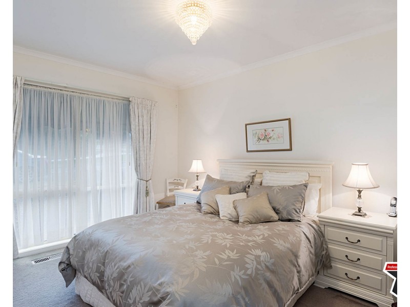 2b Lansell Road, Mooroolbark VIC 3138