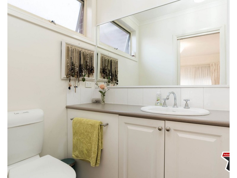 2b Lansell Road, Mooroolbark VIC 3138