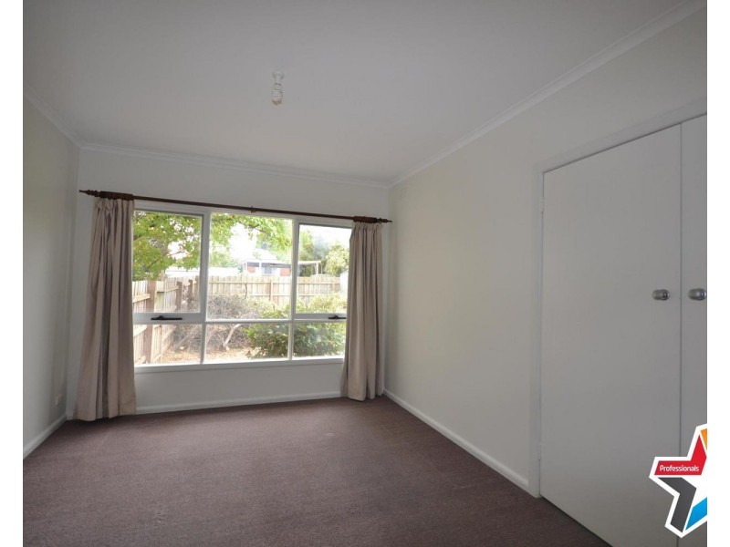 8 Shield Court, Kilsyth VIC 3137