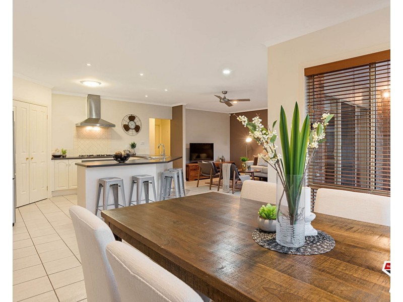 10 Carmella Close, Chirnside Park VIC 3116