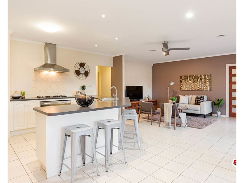 10 Carmella Close, Chirnside Park VIC 3116