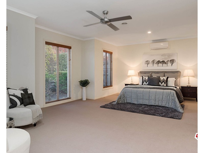 10 Carmella Close, Chirnside Park VIC 3116