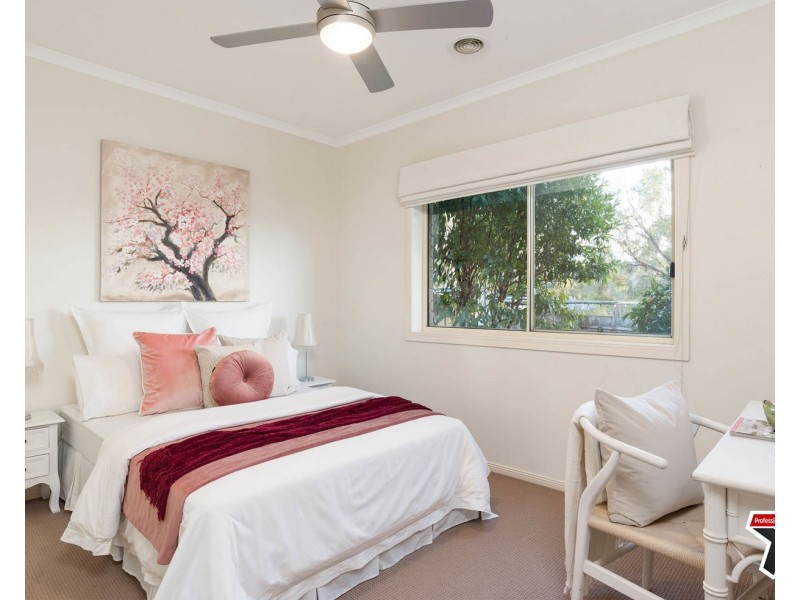 10 Carmella Close, Chirnside Park VIC 3116