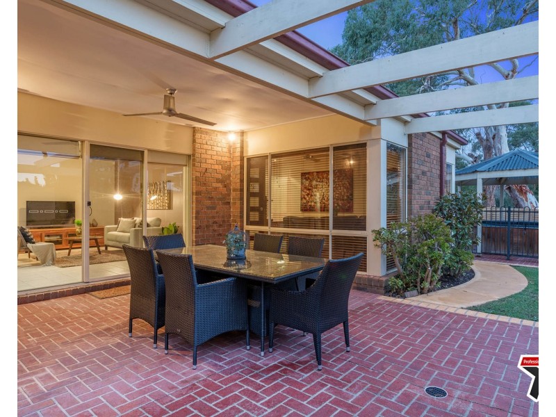 10 Carmella Close, Chirnside Park VIC 3116