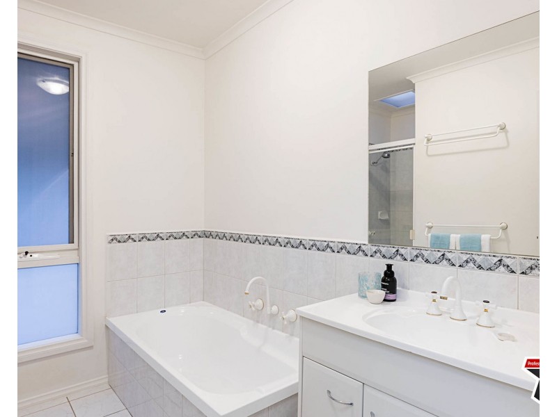 1/18 Carawa Street, Mooroolbark VIC 3138