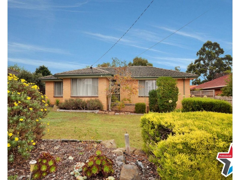 12 Larbert Road, Mooroolbark VIC 3138