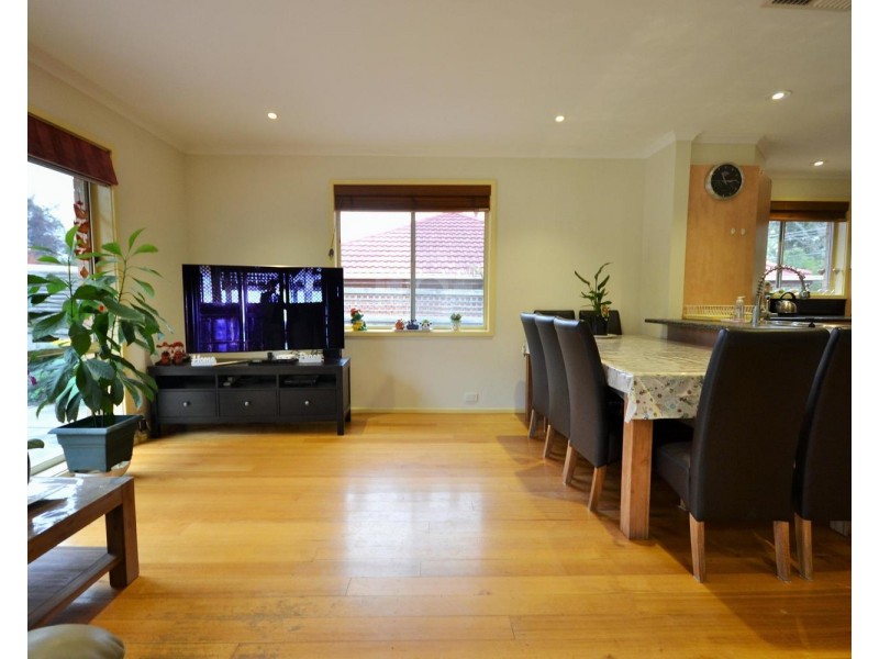 12 Larbert Road, Mooroolbark VIC 3138