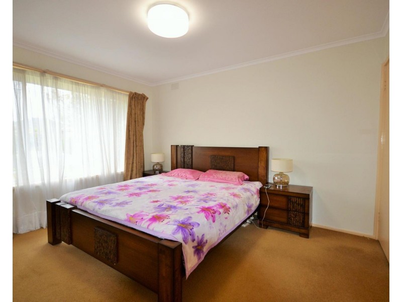12 Larbert Road, Mooroolbark VIC 3138