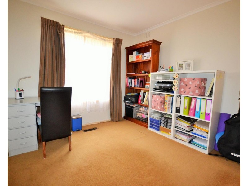 12 Larbert Road, Mooroolbark VIC 3138