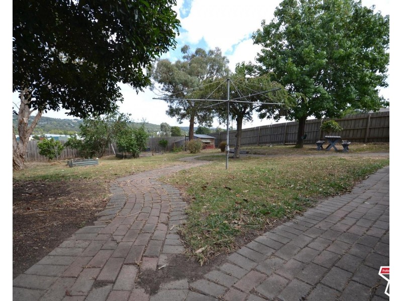29 Hedwig Drive, Mooroolbark VIC 3138