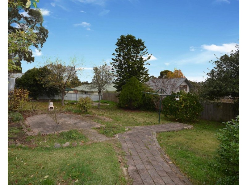 25 Dunoon Street, Mooroolbark VIC 3138