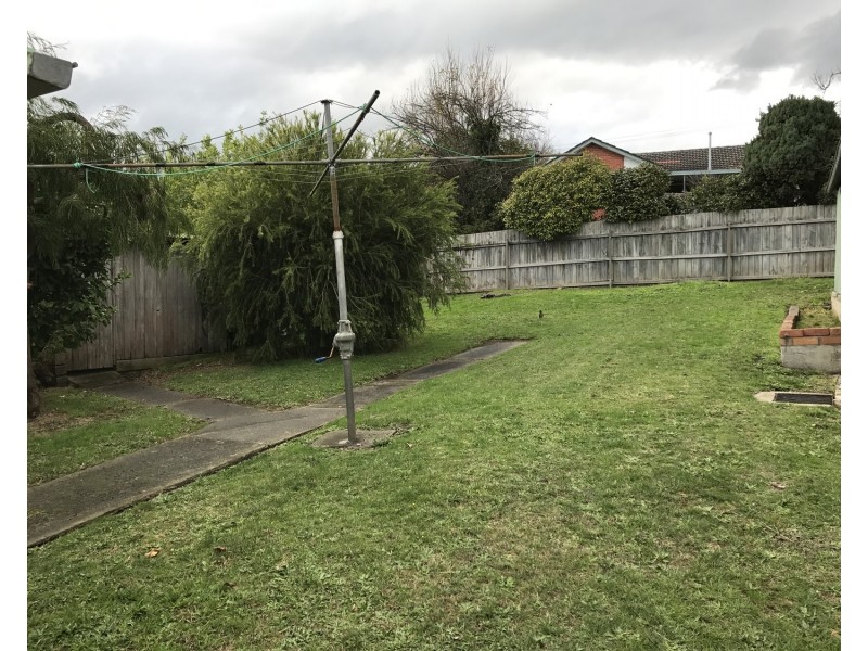 2 McInnes Crescent, Churchill VIC 3842