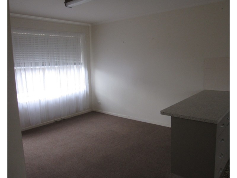 2/33 Hopetoun Avenue, Morwell VIC 3840