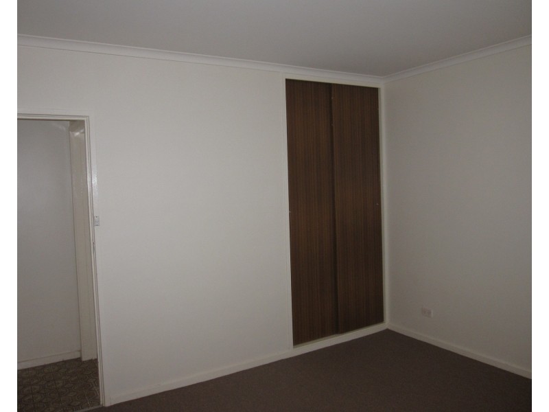 2/33 Hopetoun Avenue, Morwell VIC 3840