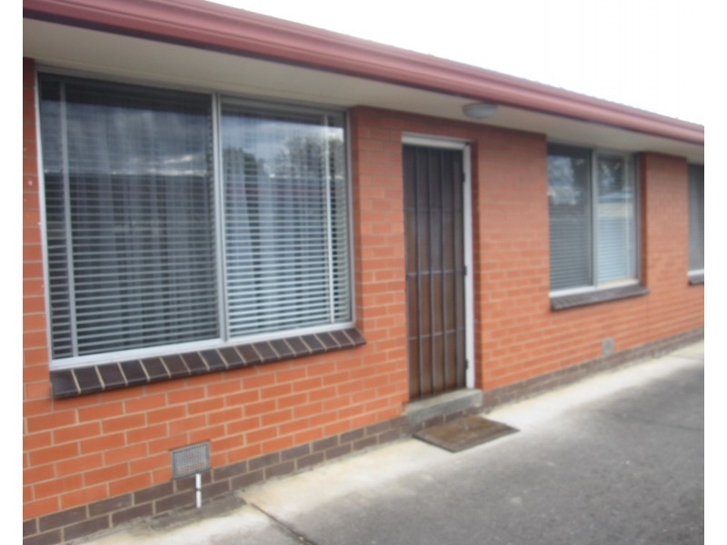 2/33 Hopetoun Avenue, Morwell VIC 3840