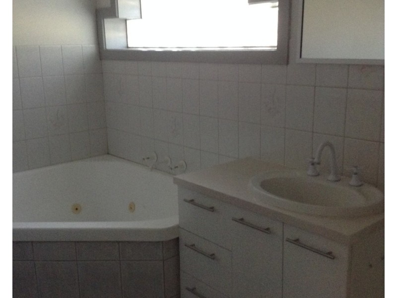 2 Cedar Court, Churchill VIC 3842