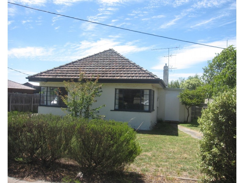 16 Madden Street, Morwell VIC 3840