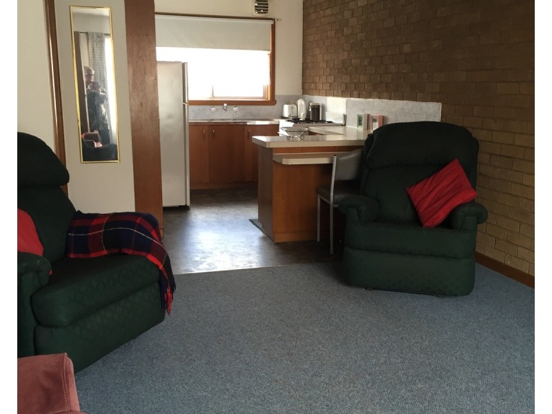 2/24 Hazelwood Road, Morwell VIC 3840