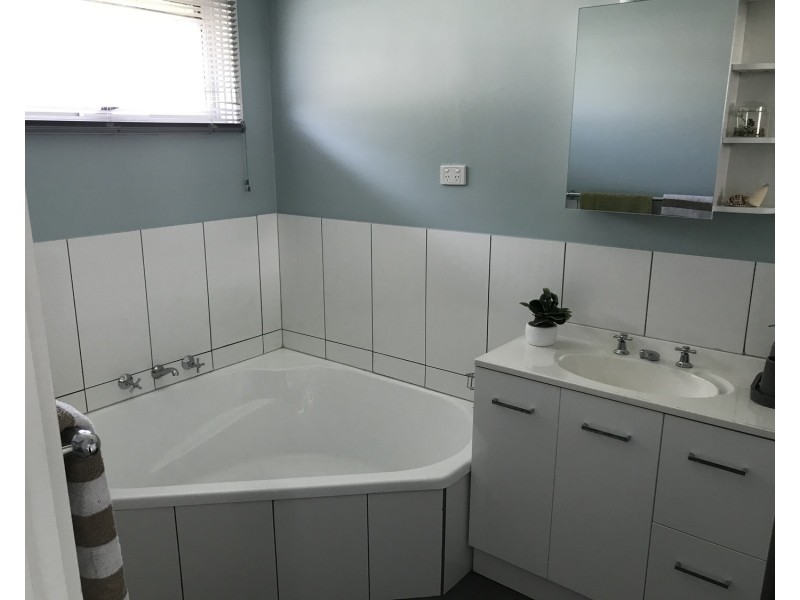 42 Spring Court, Morwell VIC 3840