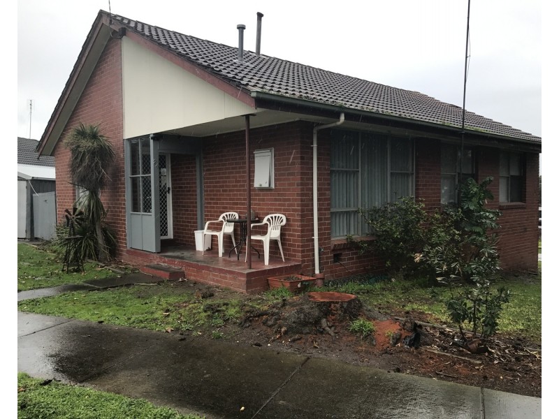 24 Coleman Parade, Churchill VIC 3842