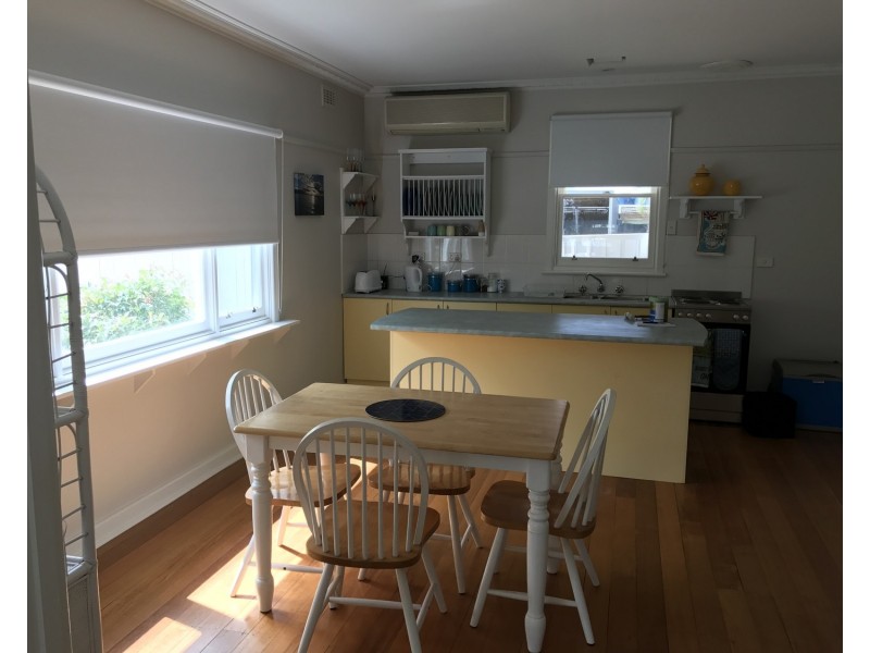 17 Broughton Avenue, Cowes VIC 3922