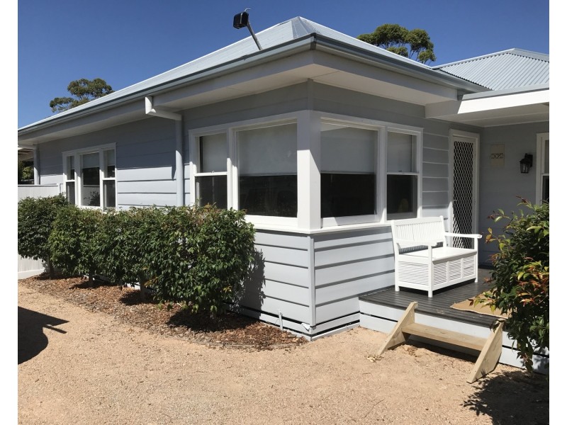 17 Broughton Avenue, Cowes VIC 3922