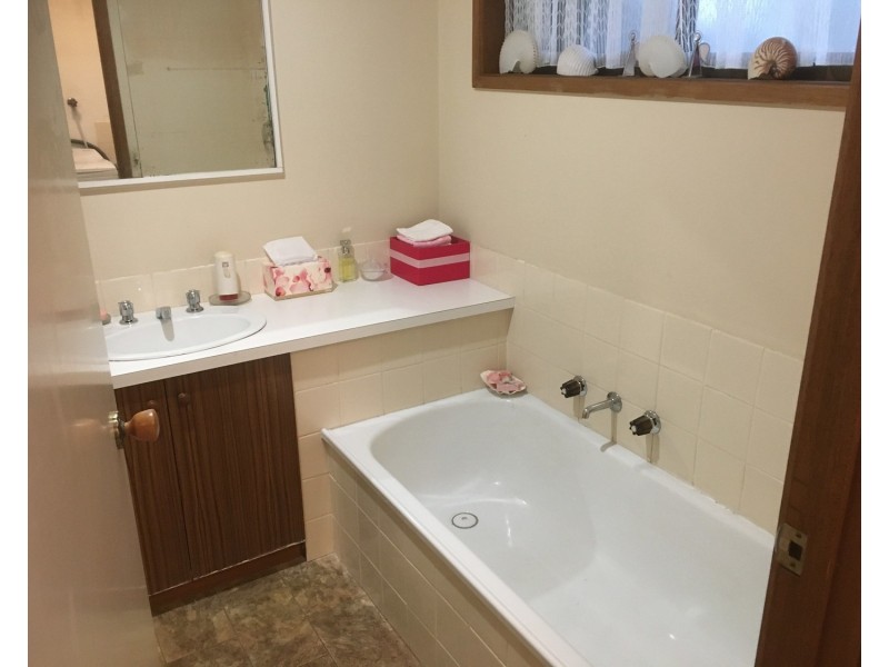 4/23  Gibson Street, Moe VIC 3825