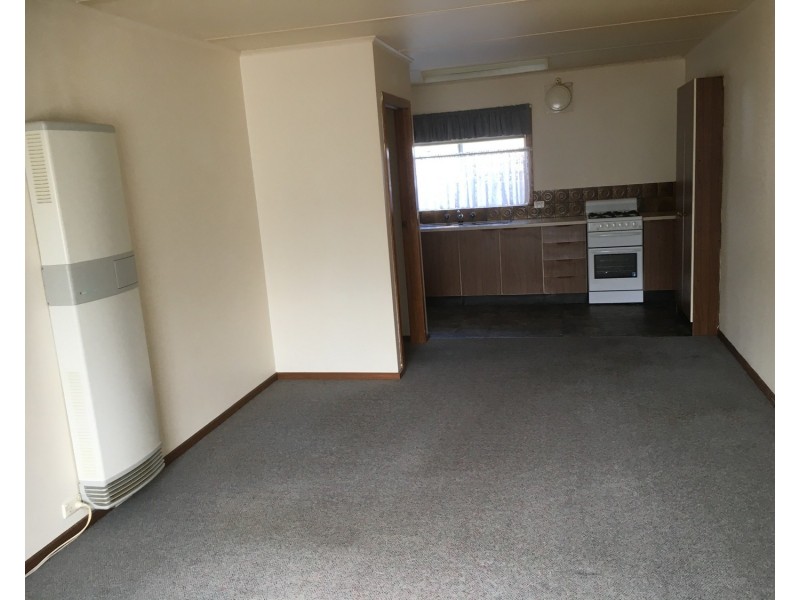 1-6/24  Hazelwood Road, Morwell VIC 3840
