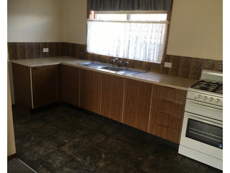 1-6/24  Hazelwood Road, Morwell VIC 3840