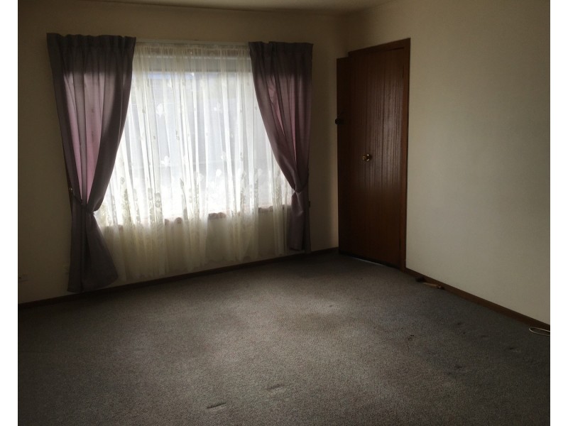 1-6/24  Hazelwood Road, Morwell VIC 3840