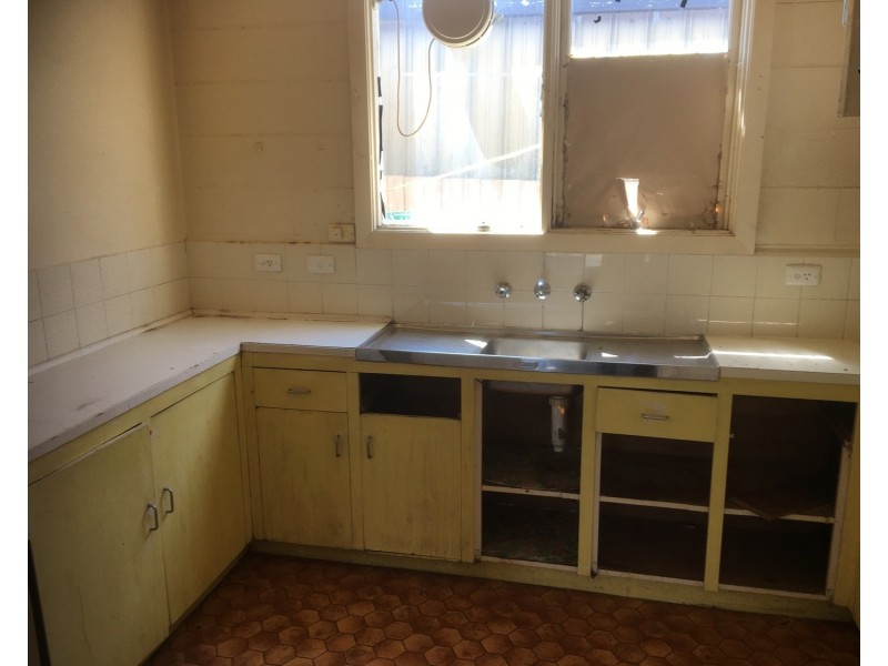 1/17 Hopetoun Avenue, Morwell VIC 3840