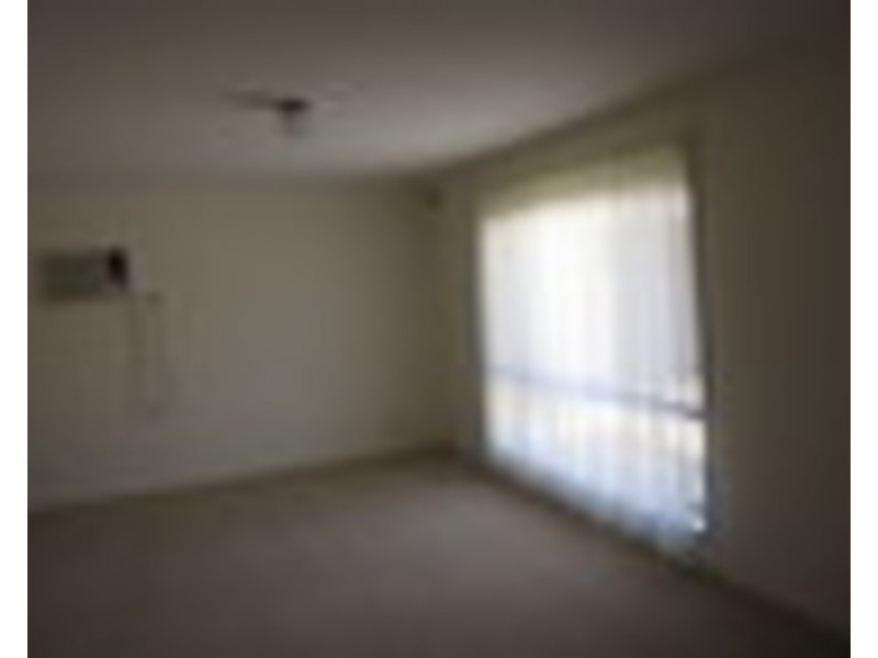 2/70 Bellarine Circle, Morwell VIC 3840