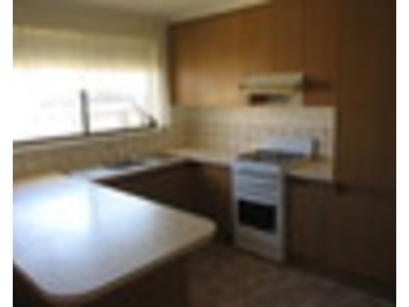 2/70 Bellarine Circle, Morwell VIC 3840