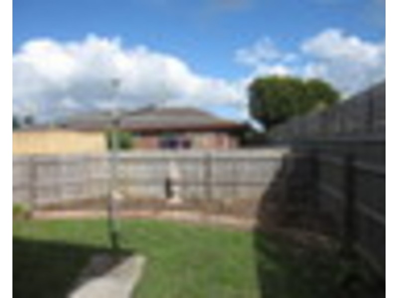 2/70 Bellarine Circle, Morwell VIC 3840
