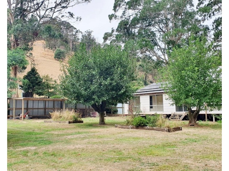 520 Upper Middle Creek Road, Yinnar South VIC 3869