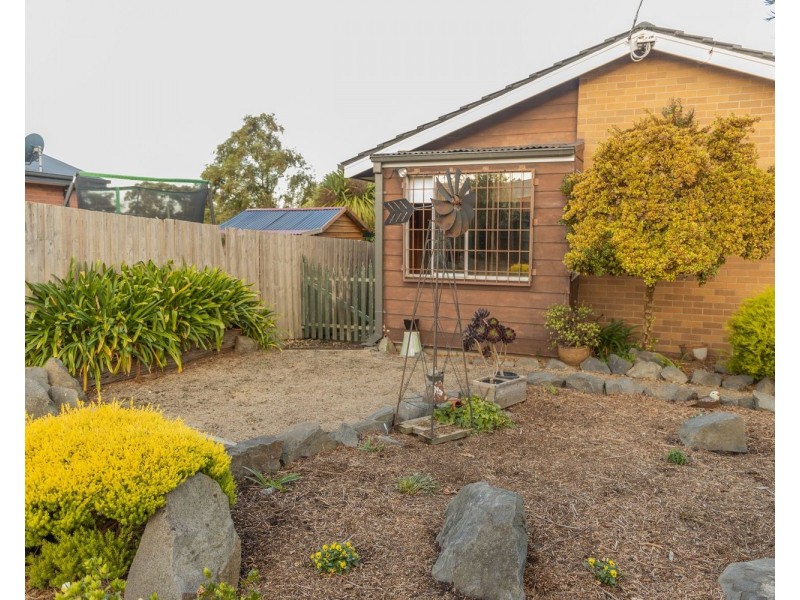 38 Dunbar Grove, Churchill VIC 3842