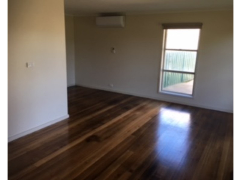 27  acacia Way, Churchill VIC 3842