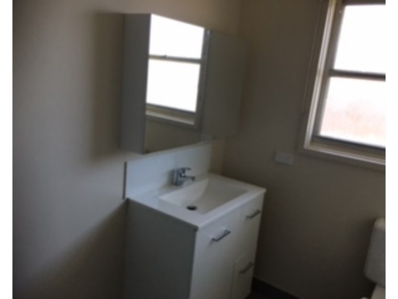 27  acacia Way, Churchill VIC 3842