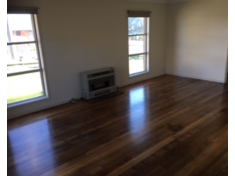 27 Acacia Way, Churchill VIC 3842