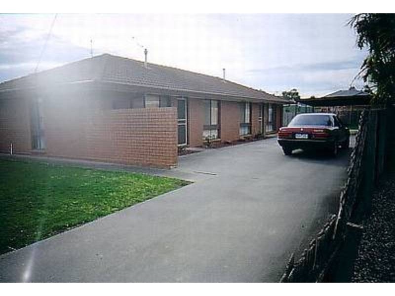 2/7 Park Avenue, Morwell VIC 3840