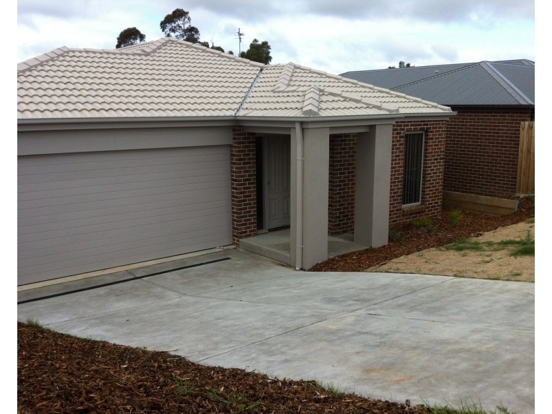 53 Mountain Grey Rise, Morwell VIC 3840