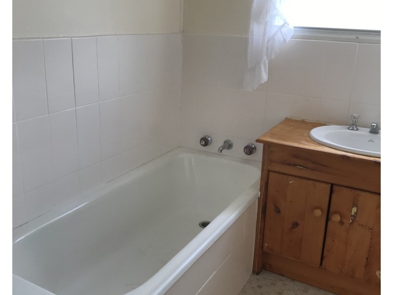 29 Maple Crescent, Morwell VIC 3840