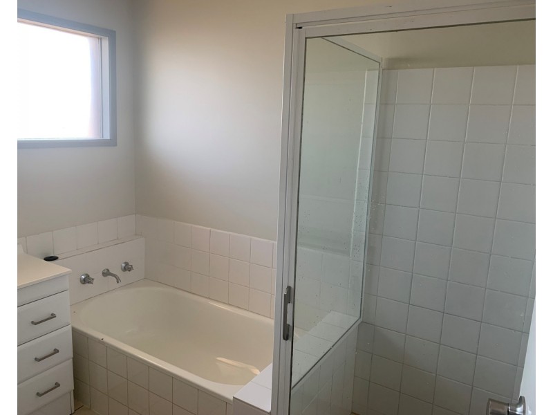 6 Sheoke Grove, Churchill VIC 3842
