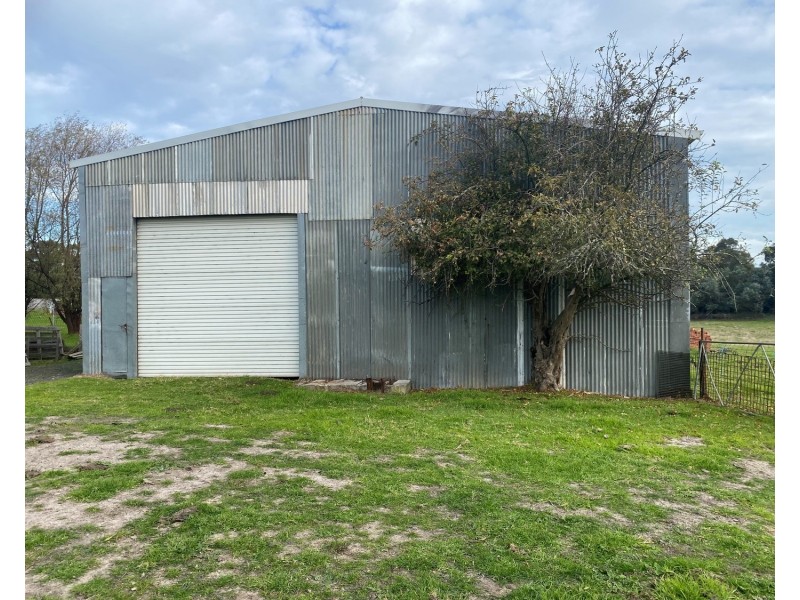 23 Thompsons Road, Newborough VIC 3825