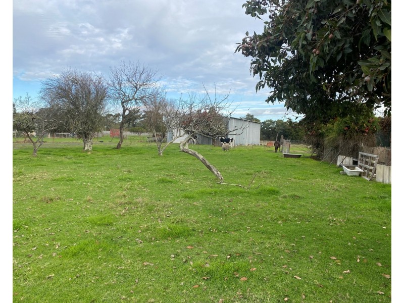 23 Thompsons Road, Newborough VIC 3825