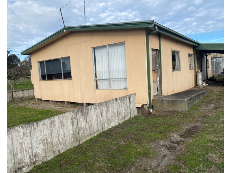 23 Thompsons Road, Newborough VIC 3825