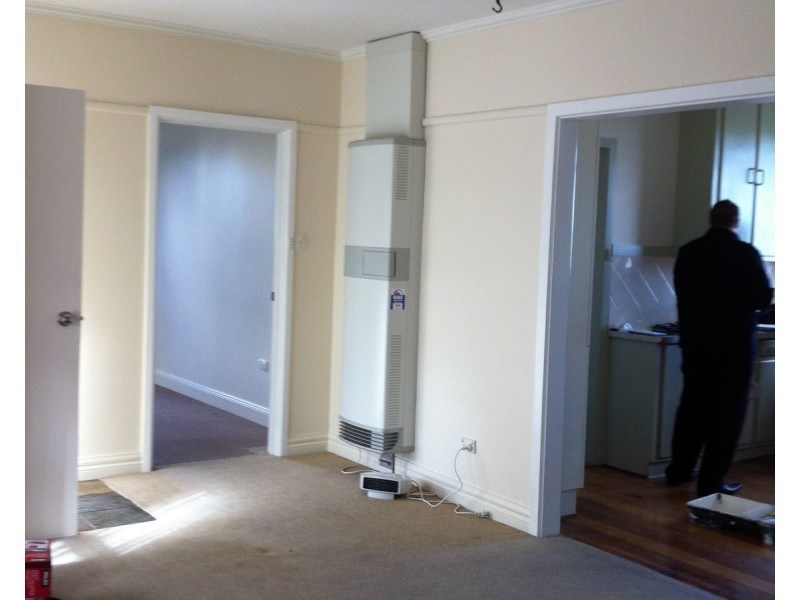 24 Barry Street, Morwell VIC 3840